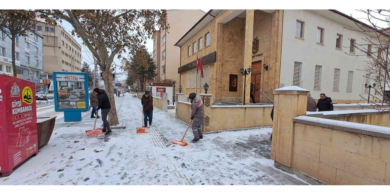 Bayburt’ta karla mücadele çalışması