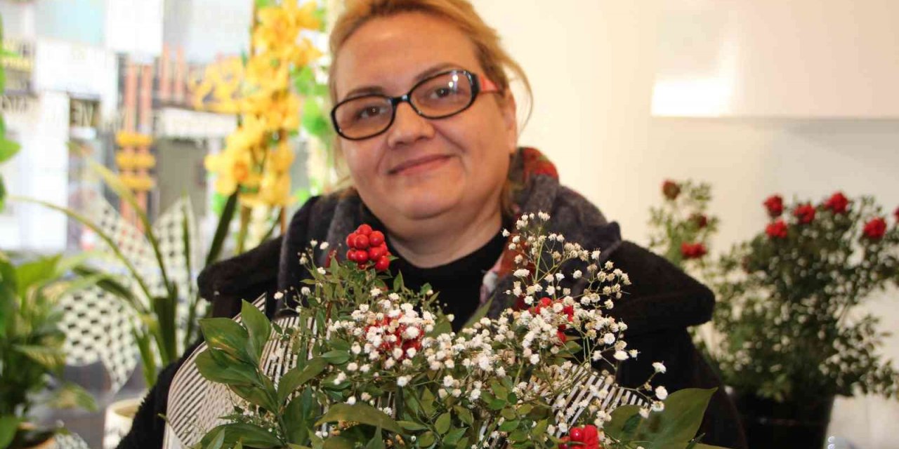 Yılbaşı çiçeği olarak da bilinen ’kokina’ya büyük ilgi