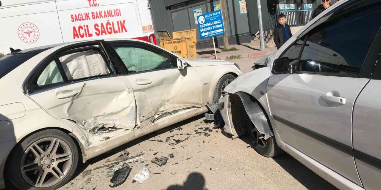 Bilecik’te yaşanan trafik kazasında 3 kişi yaralandı