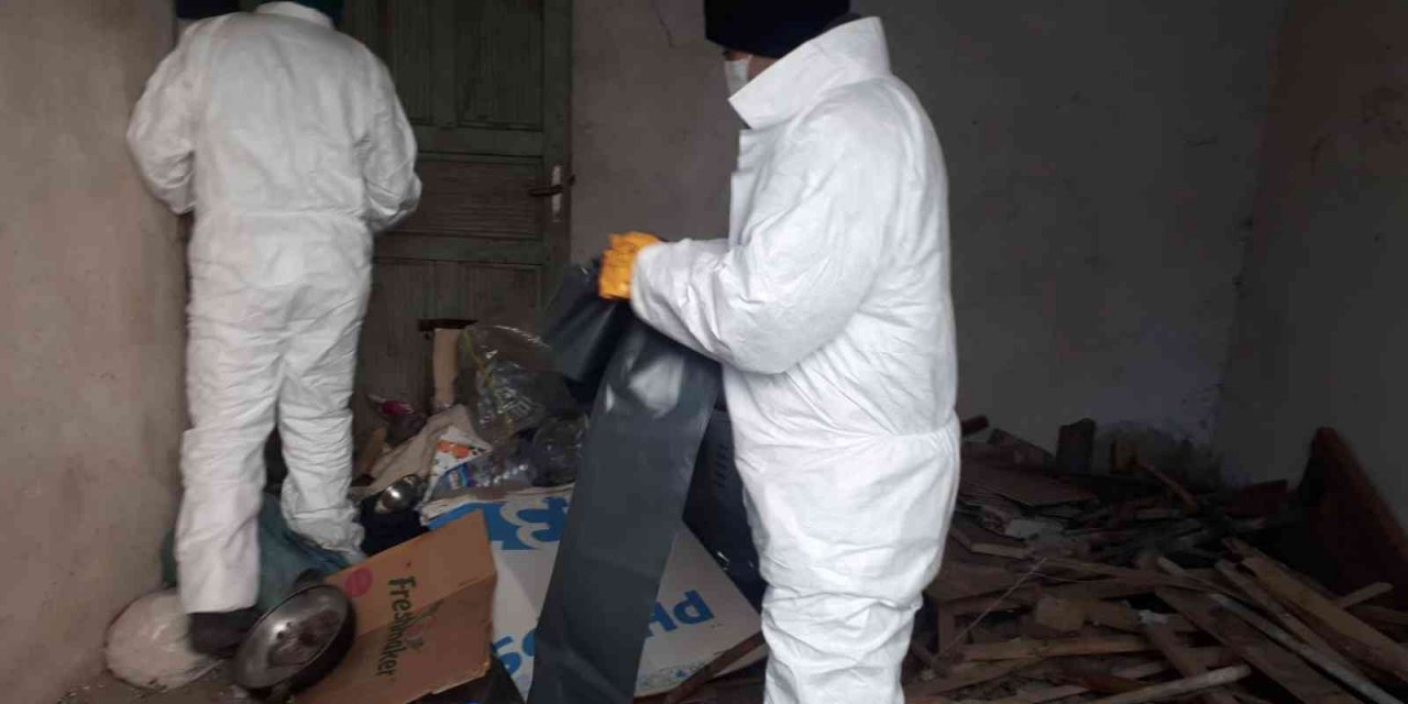 Osmangazi’de çöp ev temizlendi mahalleli nefes aldı