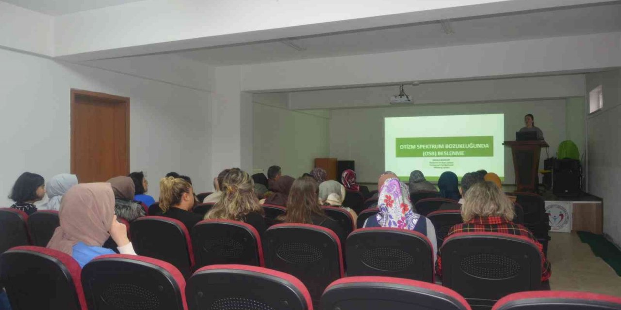 Özel öğrencilerin ailelerine sağlıklı beslenme semineri