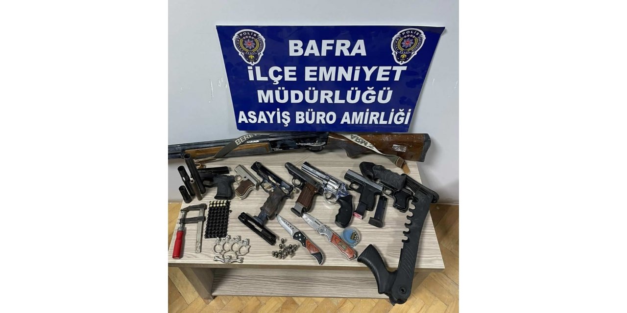 Samsun’da evlerinde silah ele geçen 2 kişi tutuklandı