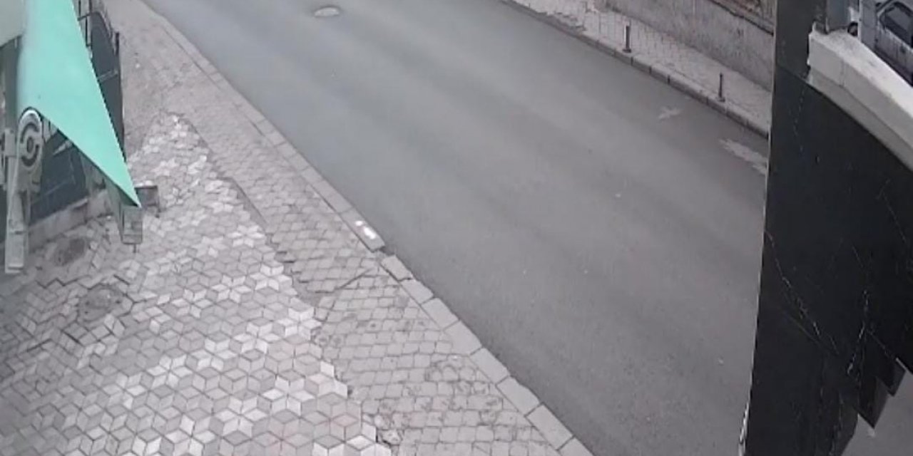 Başıboş köpeklerin saldırdığı vatandaşın yaşadığı dehşet kamerada