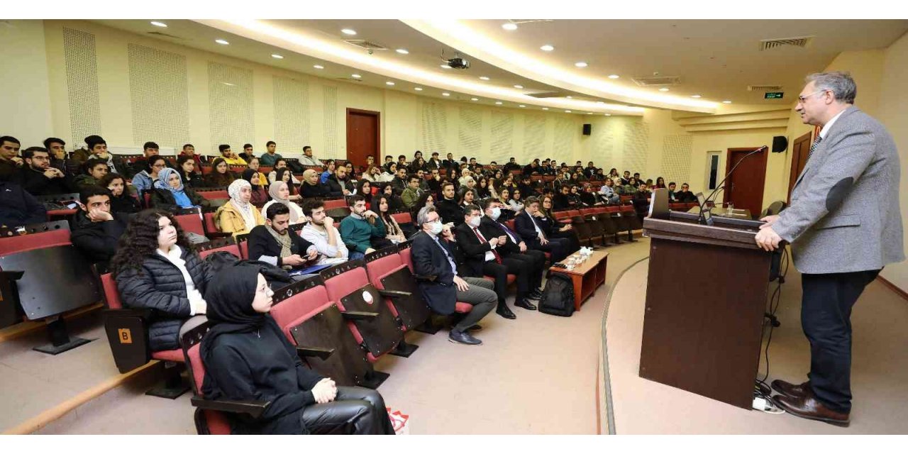 Öğrencilere sermaye piyasalarında trendler ve kariyer planlaması anlatıldı