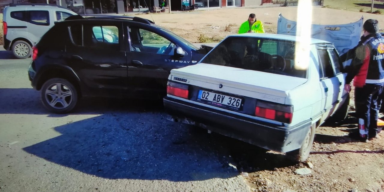 Besni’de ki zincirleme kazada 1 kişi yaralandı