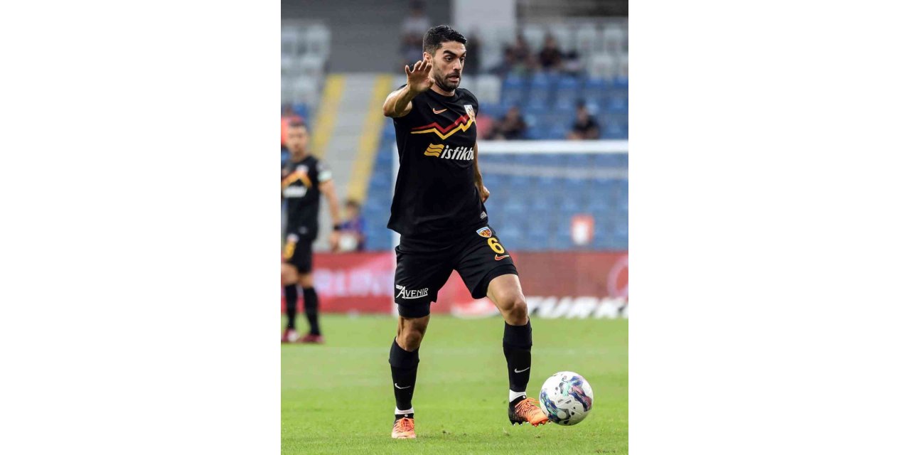 Ali Karimi ligdeki ilk golünü attı