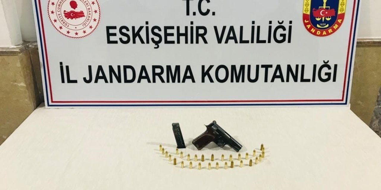 Jandarma ekiplerinin operasyonunda tabanca ele geçirildi