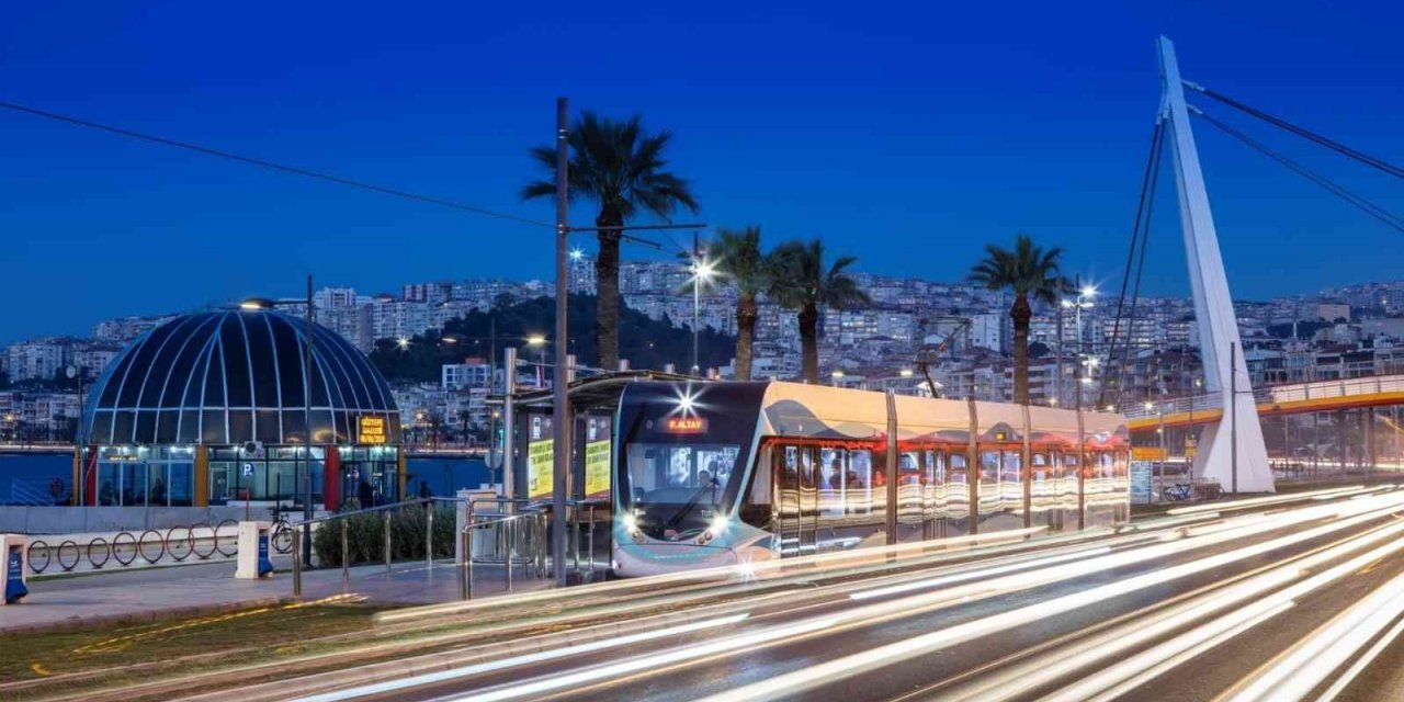 İzmir Büyükşehir Belediyesi yılbaşı gecesine hazır