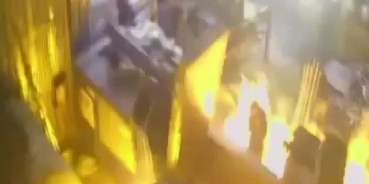 Ümraniye’de geri dönüşüm tesisinde patlama anı kamerada