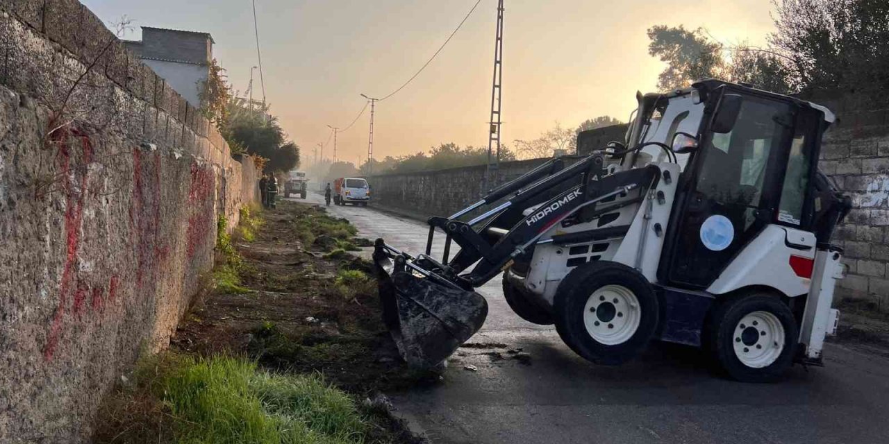 Ceyhan’da 560 adet yeni çöp konteyneri hizmete sunuldu