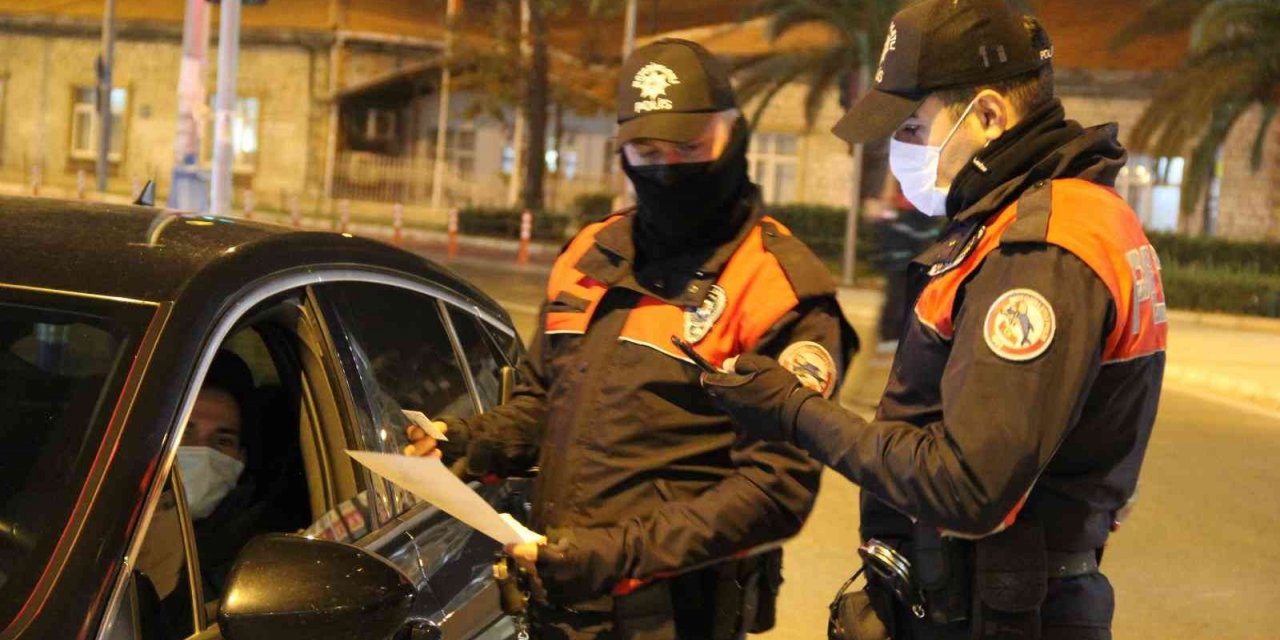 İzmir’de yılbaşında 6 bin polis görev başında