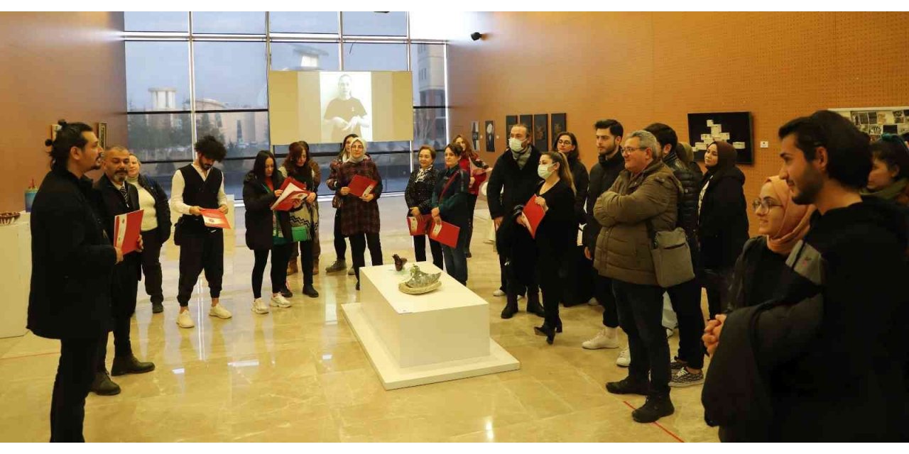 NEVÜ’’de ‘2023 Yeni Yıl Buluşma Karma Sergisi’  açıldı