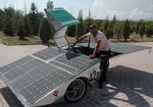 Güneş enerjili otomobil görücüye çıktı