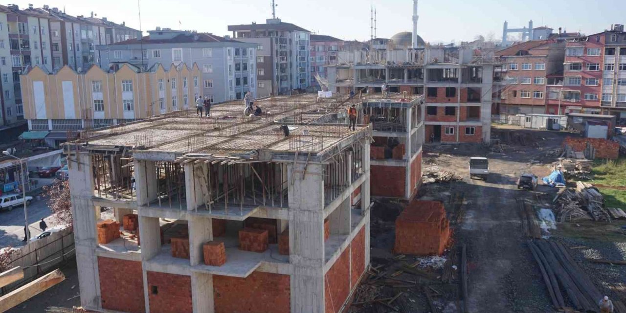 Başkan Doğan: "Hem konforlu hem de modern daireleri Çarşambamıza kazandırıyoruz"