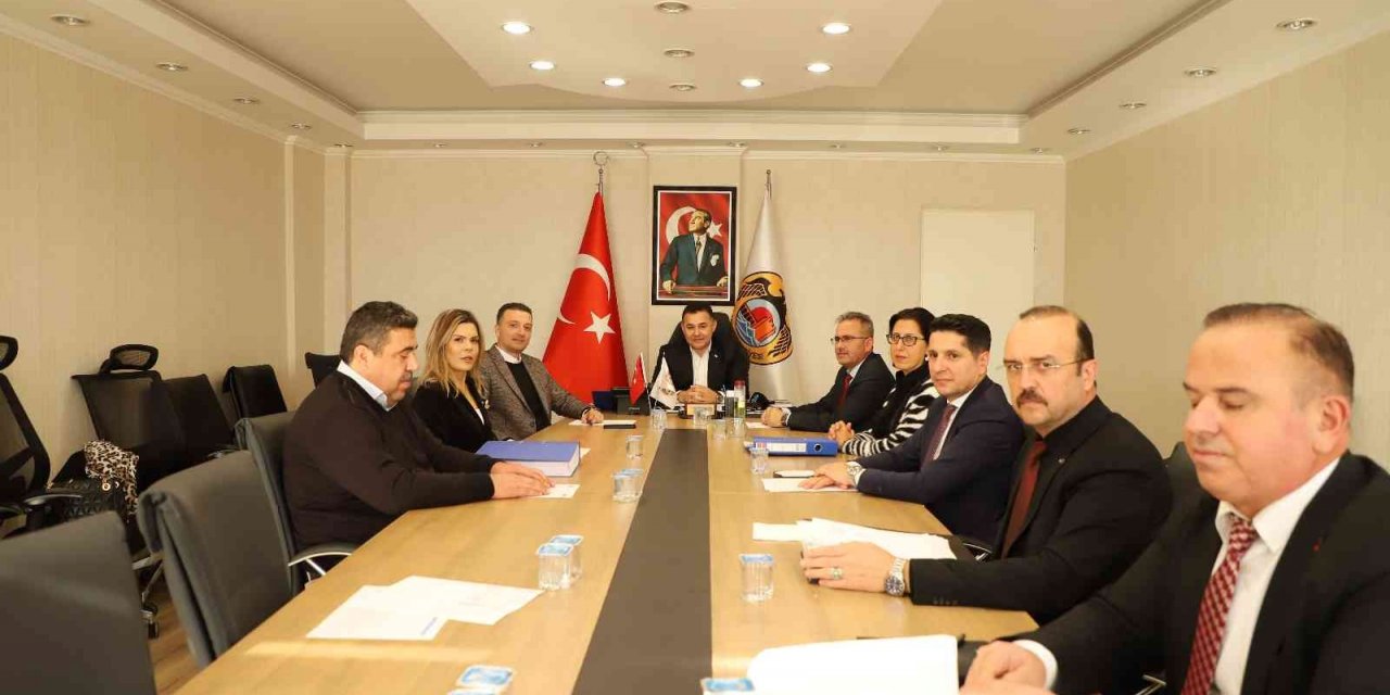 Başkan Yücel: "Rekor bütçeyle mega projeler kazandırmaya devam edeceğiz"