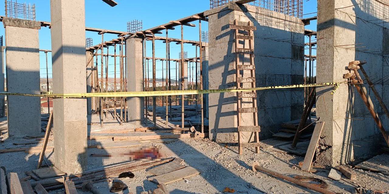 Kolondan düşen kalıp ustası öldü