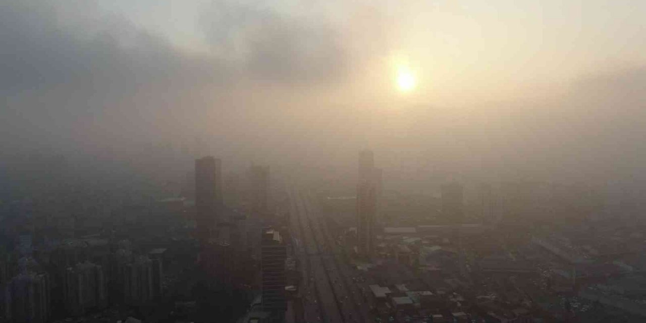 İstanbul’da yoğun sise gün doğumu eşlik etti