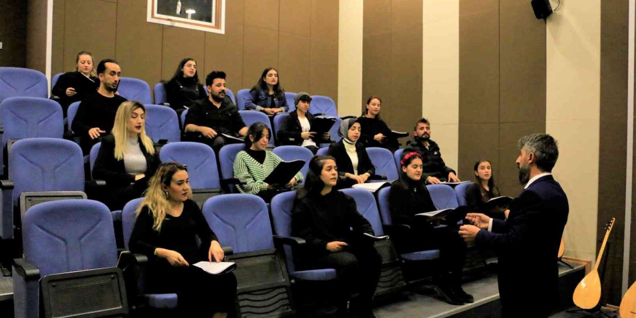 Diyarbakır’da amatör koro kulakların pasını siliyor