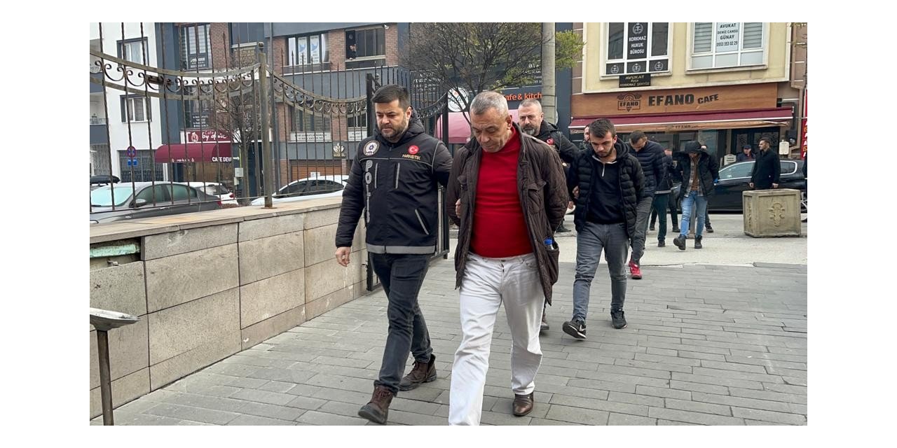 Uyuşturucu madde operasyonunda yakalanan 8 şüpheli adliyeye sevk edildi