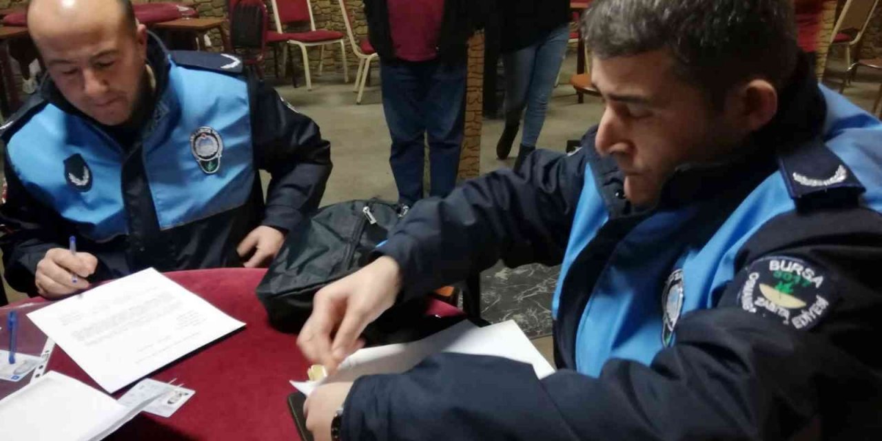 Ruhsatsız faaliyet gösteren kahvehaneler mühürlendi