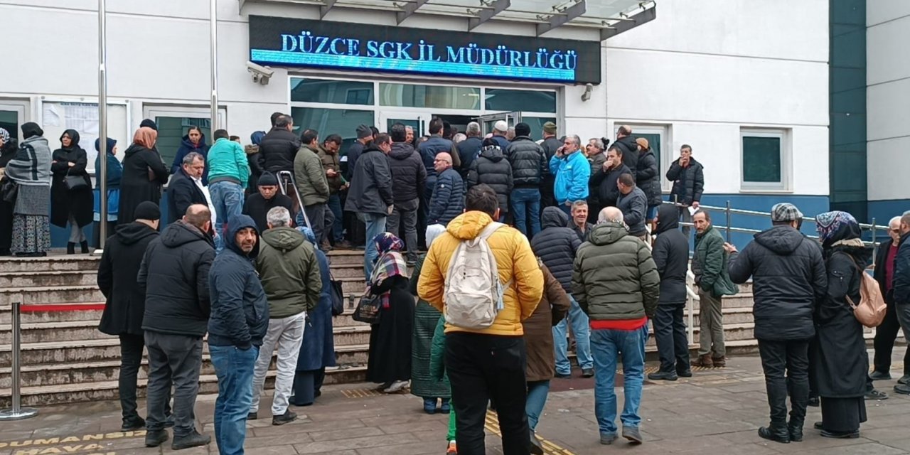 EYT Kapsamında Emekli Olanların 100 Bin Dosyası Hala Onay Bekliyor
