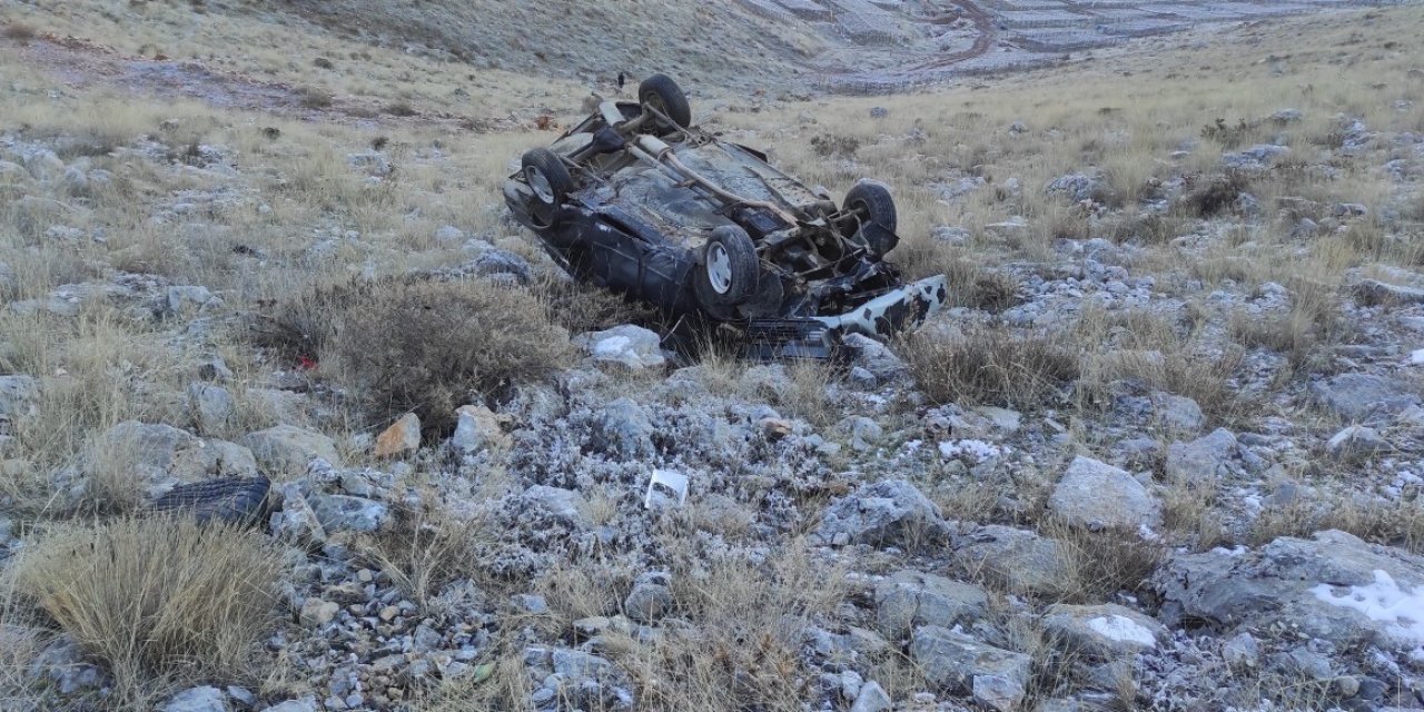 Otomobil şarampole yuvarlandı: 3 yaralı