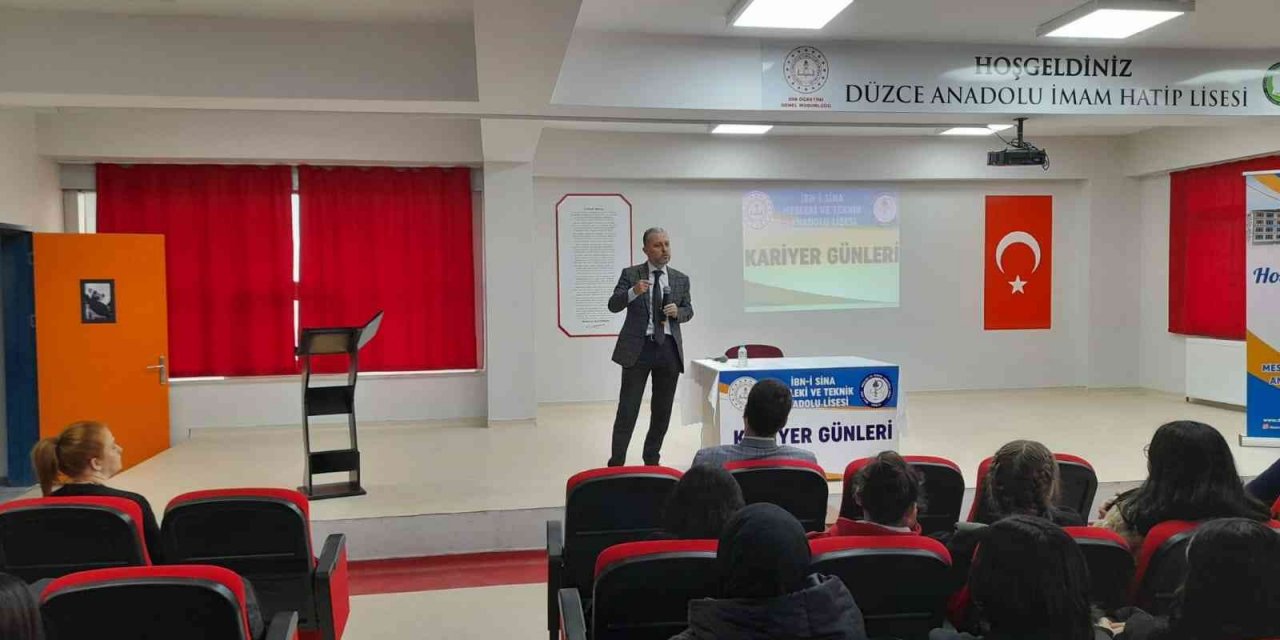 Öğrenciler mesleği erbabından dinledi