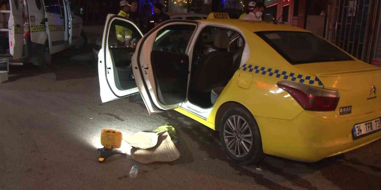 Kadıköy’de taksici ile yolcunun ücret tartışmasında kan aktı: 1 yaralı