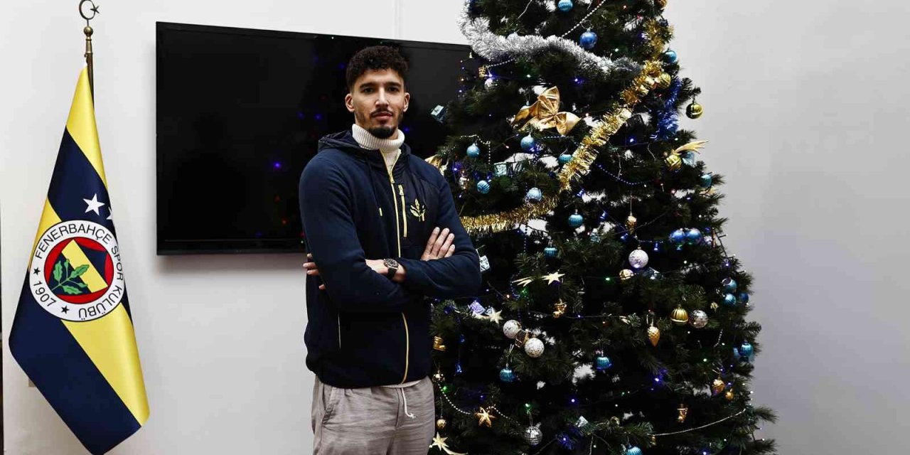 Altay Bayındır: "100. yılda şampiyonluk en çok bize yakışır"