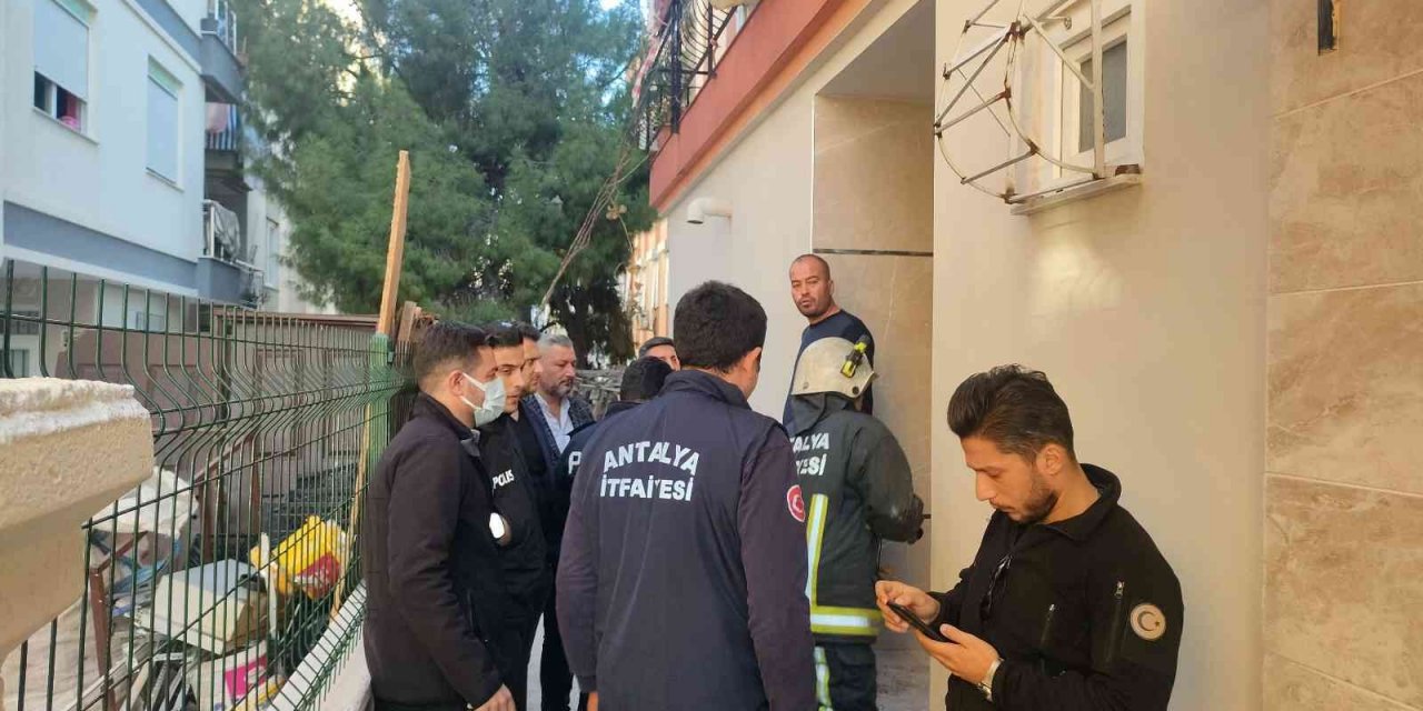 Evinde ölü bulunan genç dumandan zehirlenmiş