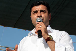 BDP'li Selahattin Demirtaş'a 10 ay hapis cezası