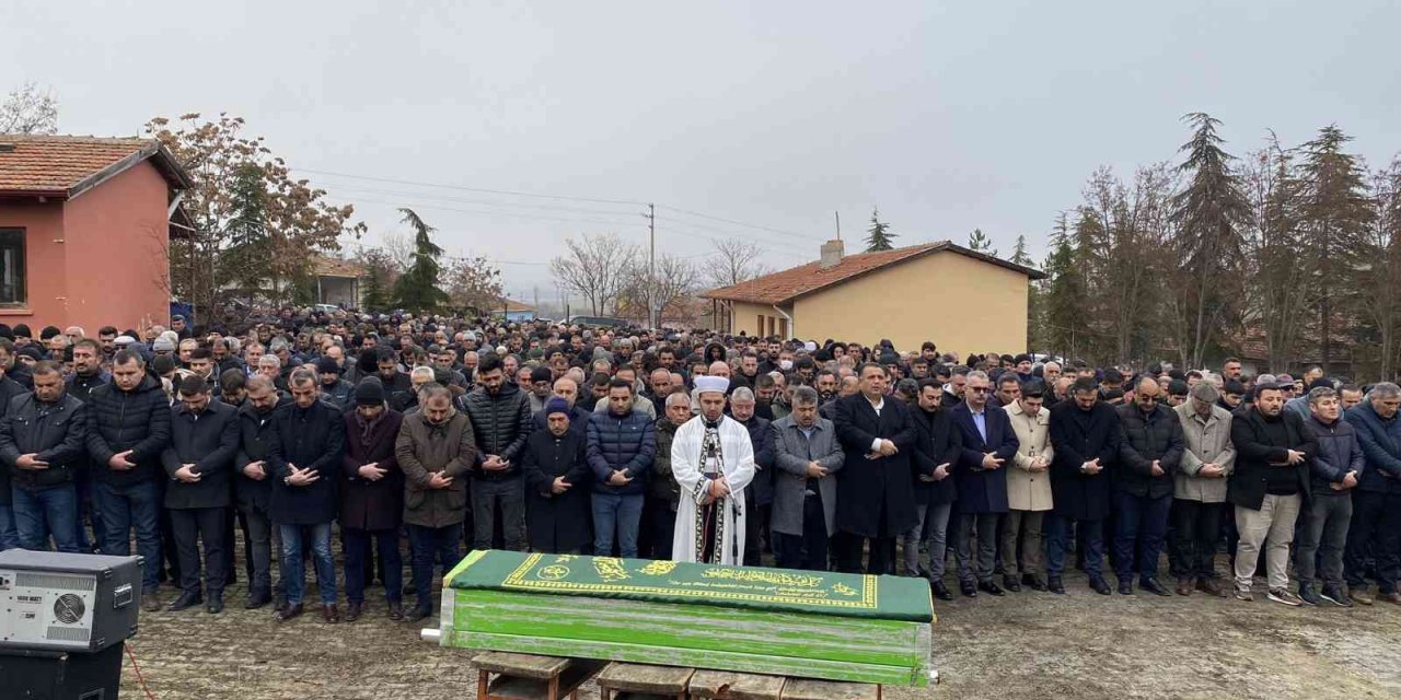 AK Parti Çorum İl Genel Meclis Üyesi Süleyman Ateş, son yolculuğuna uğurlandı