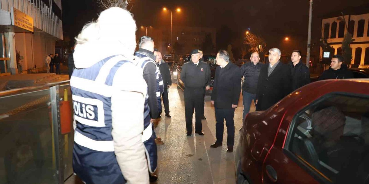 Vali Ayaz, yılbaşını denetimlerine katıldı