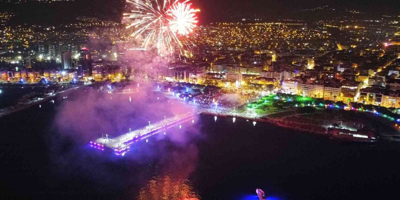 Hatay 2023’e havai fişek gösterileri ile girdi