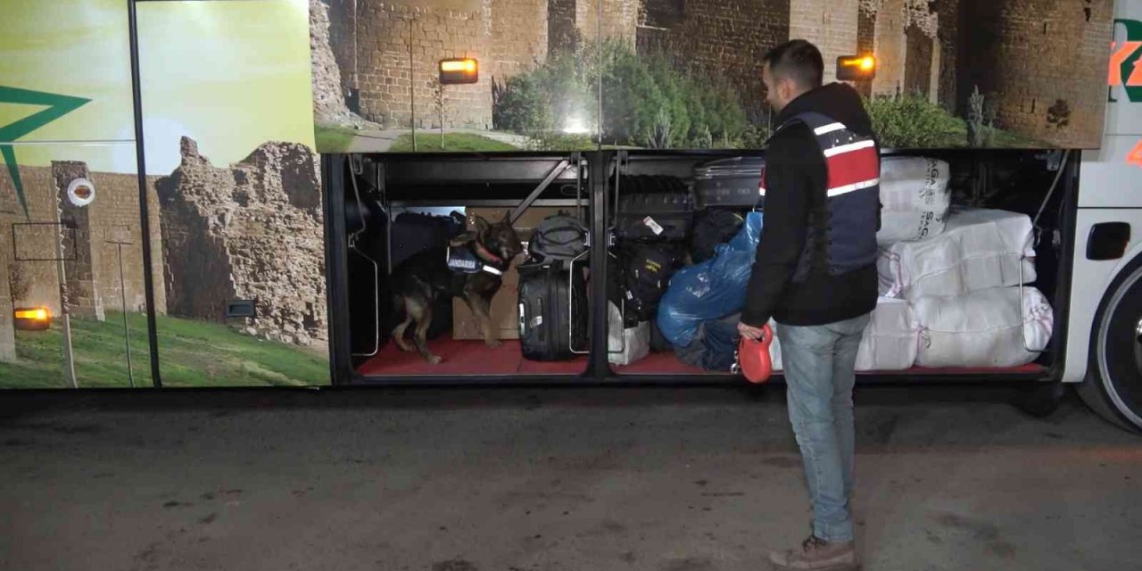 43 ilin geçiş güzergahında ’yılbaşı’ denetimi: Araçlar tek tek durduruldu