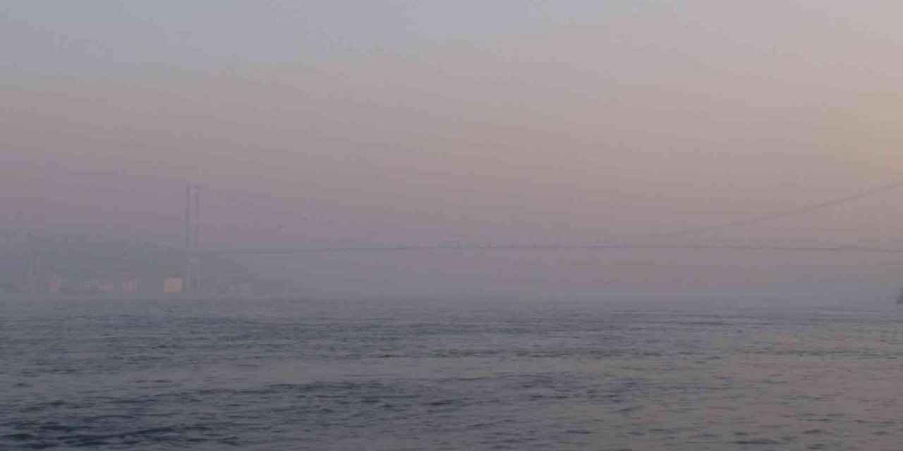 İstanbul Boğazı’nda sis