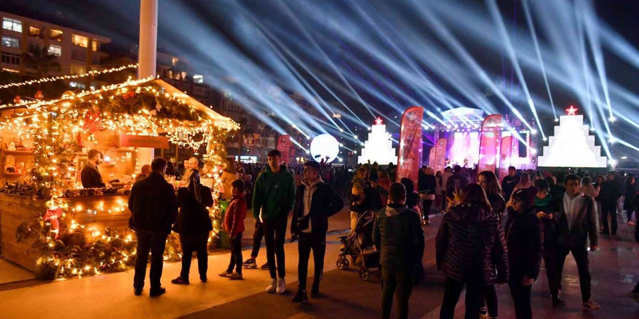 Betül Haydın ve Ozan Doğulu Mersinli hayranlarını coşturdu