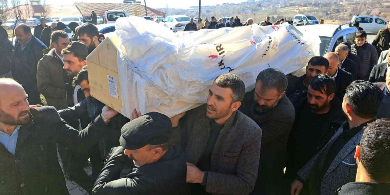 Vinç kazasında hayatını kaybeden Yıldırım Sarı Bitlis’te toprağa verildi
