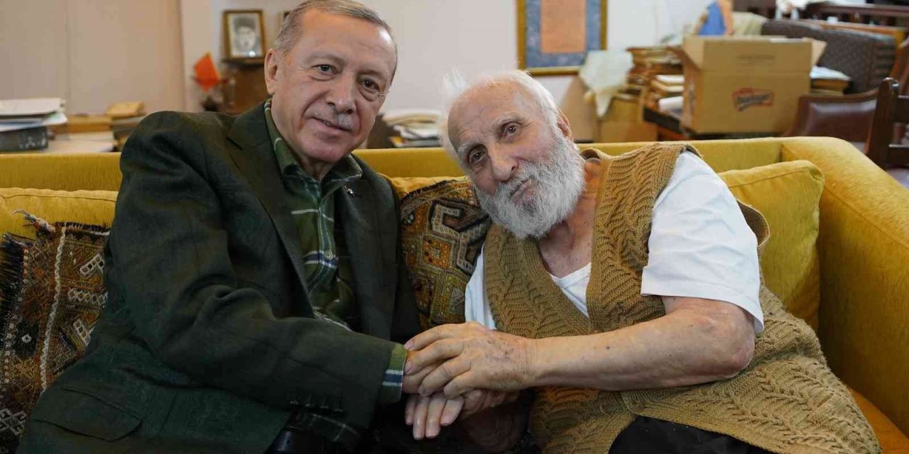 Cumhurbaşkanı Recep Tayyip Erdoğan, neyzen Niyazi Sayın’ı evinde ziyaret etti