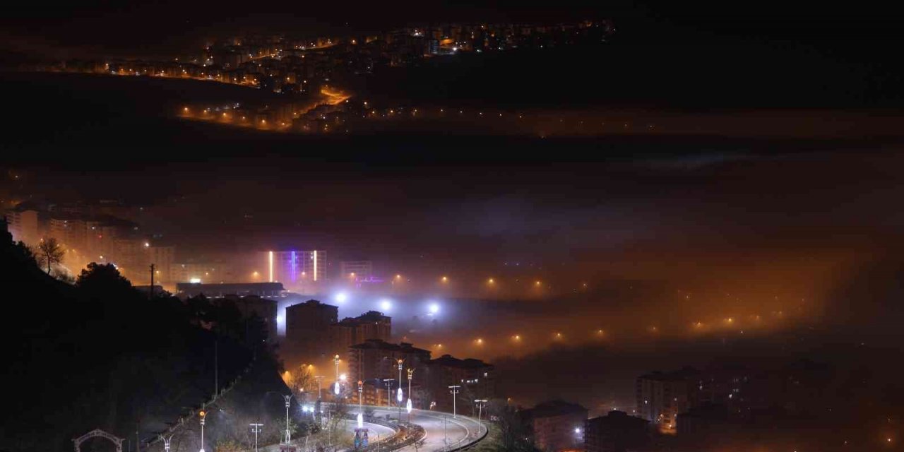 Elazığ’da sis ve şehir ışıklarının görsel şöleni