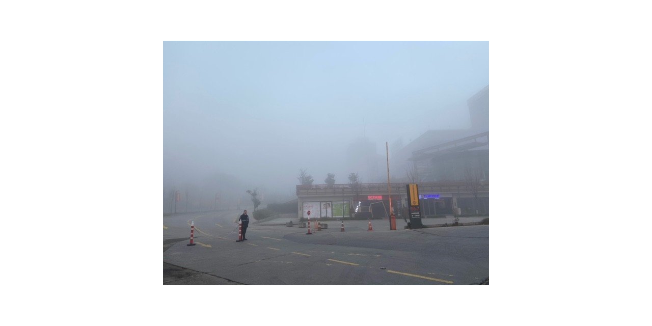 İstanbul sisli bir güne uyandı: Görüş mesafesi düşünce sürücüler zor anlar yaşadı