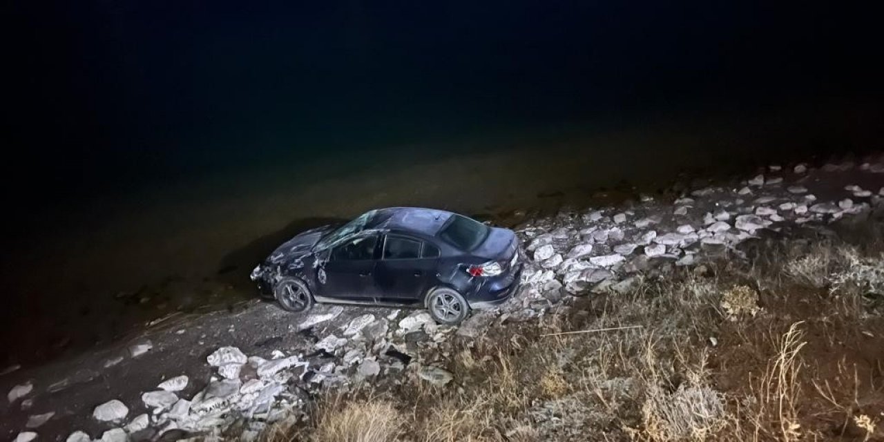 Elazığ’da otomobil şarampole uçtu: 1 yaralı