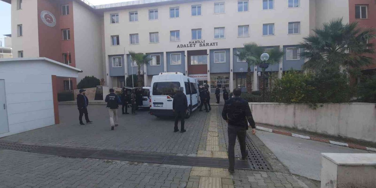 Nazilli’de 7 kişinin öldüğü restoranı işleten şahsın çocukları gazetecilere saldırdı