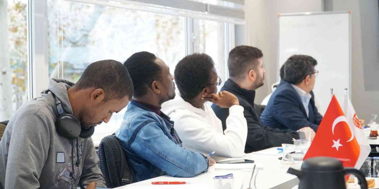 Afrikalı gençlere destek için girişimcilik eğitimi verildi
