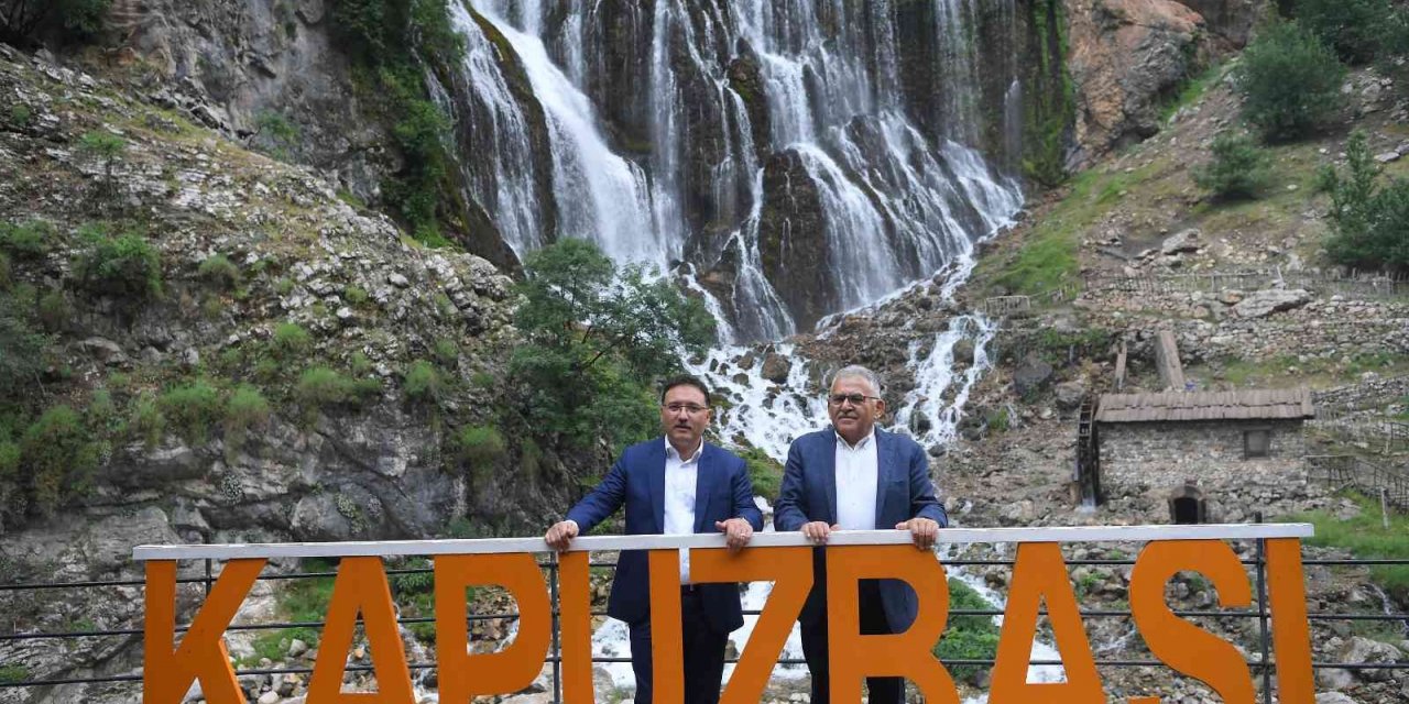 Başkan Büyükkılıç’tan 2022 yılında 16 ilçeye 100 ziyaret