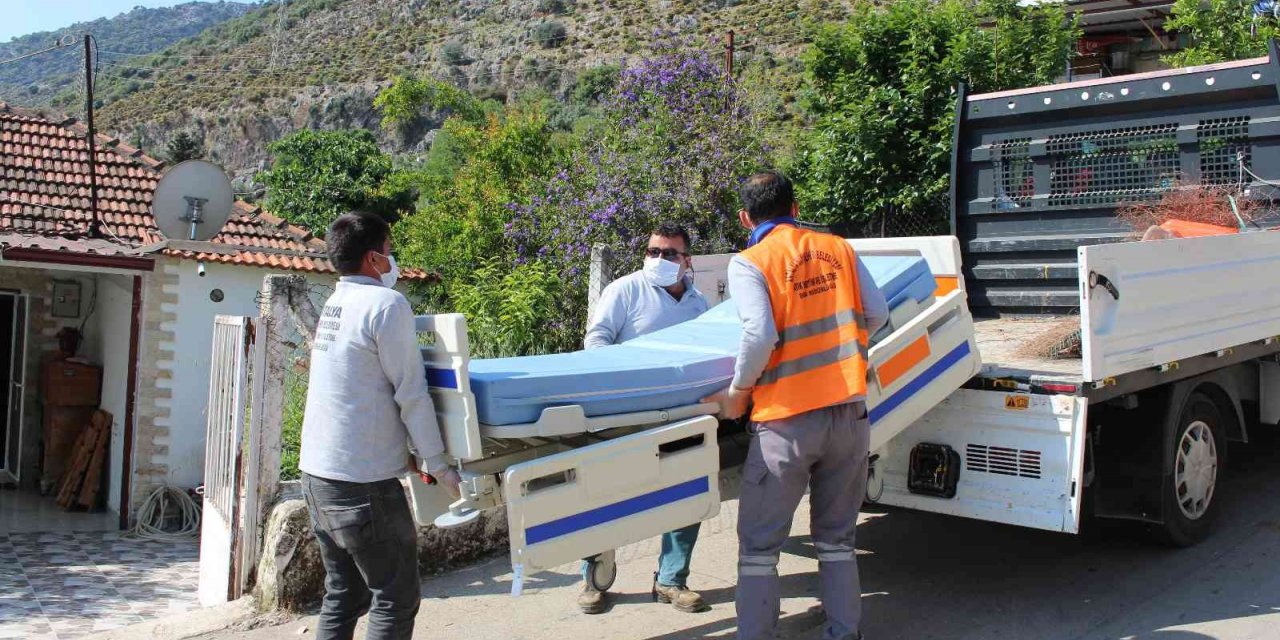 Büyükşehirden 3 yılda 2 bin 603 otomatik hasta yatağı yardımı yapıldı