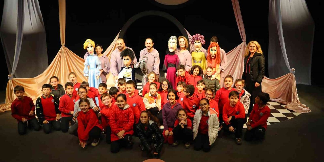 Antalya Şehir Tiyatroları her hafta çocuklarla buluşuyor