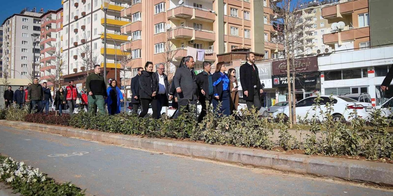 Gaziray tünelinin üstü yeşilleniyor