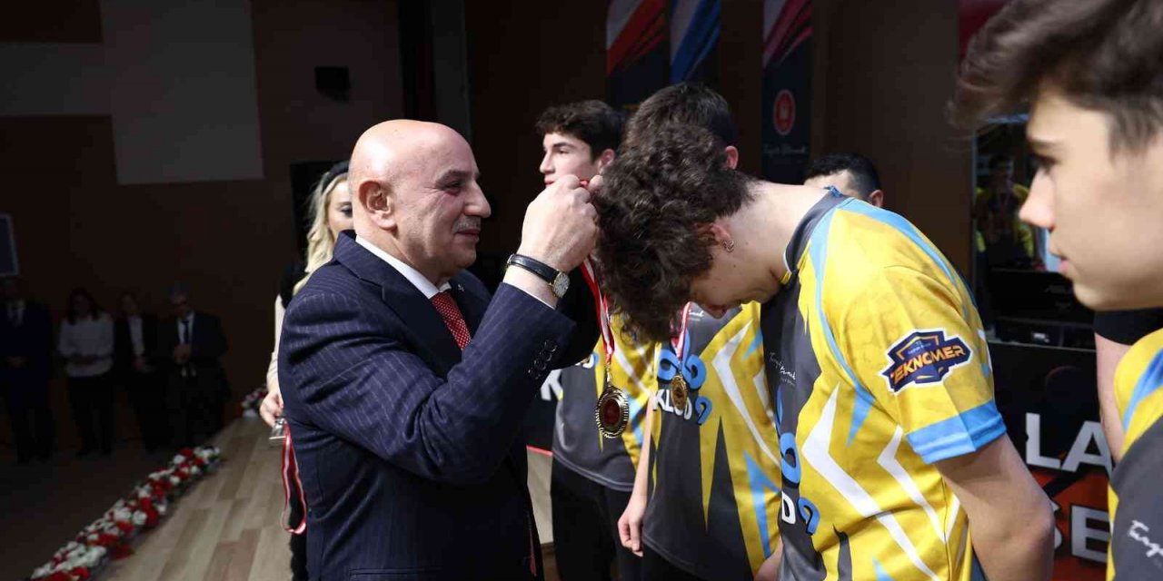 Keçiören Belediyesi tarafından Rob-Okul robot yarışması düzenlendi