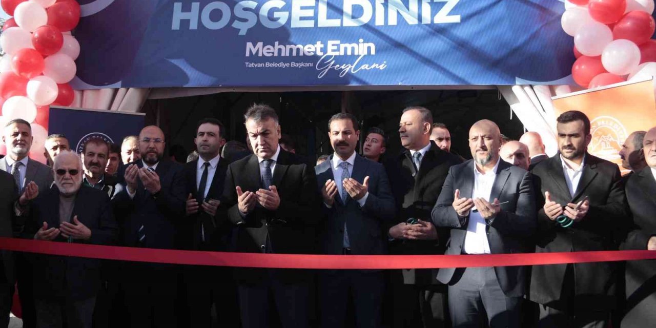 Tatvan Doğu Anadolu Kitap Fuarı okur severlerle buluştu